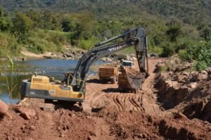 Gobernador inspeccionó obras en puente San Telmo