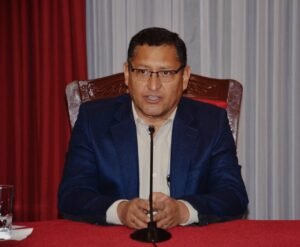 Gobernador reitera peligro de crisis institucional si se debitan recursos en favor de ENDE