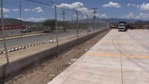 Alcalde Torres entrega e inaugura parqueo pavimentado en el Matadero Municipal de Tarija