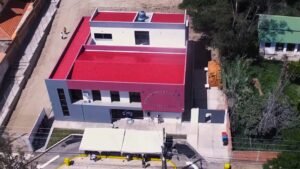 Alcalde Torres inaugura y entrega equipado el centro de salud Germán Busch