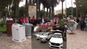 Alcalde Torres entrega equipamiento médico para los 58 centros de salud de Cercado