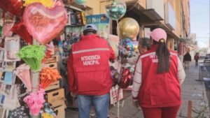 Alcaldía de Tarija intensifica operativos para el despeje de aceras en el casco viejo
