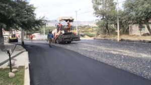 Alcaldía de Tarija inicia los trabajos de asfaltado en el barrio San Blas