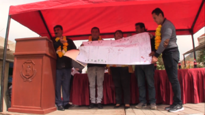 Alcalde Torres entrega una nueva planimetría en beneficio de 303 familias
