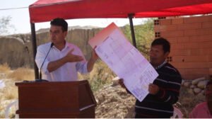Alcaldia entrega planimetrías a dos barrios del Distrito 8 de Tarija