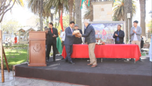 Por su trayectoria musical: Alcalde de Tarija distingue al Charchalero, Ricardo Francisco “Pancho” Figueroa.
