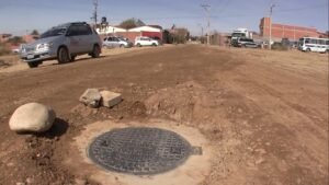 Alcalde Torres entrega e inaugura sistema de alcantarillado en el barrio “20 de Enero”