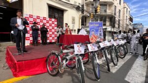 Alcalde Torres entrega 30 bicicletas para la tradicional carrera ciclística San Roque – Chaguaya- San Roque