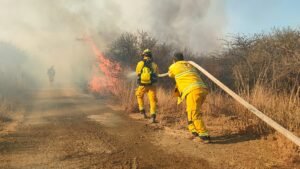 UGR de la Alcaldía de Tarija controlo incendio en Sella Cercado