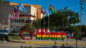 Con las graderías y butacas llenas: Tarija vivió la primera jornada del mundial de Ráquetbol 2023