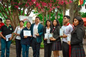 Alcaldía de Tarija capacita a estudiantes de 8 colegios a elaborar abono orgánico