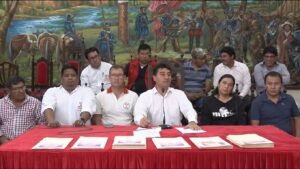 Alcalde de Tarija aprueba y entrega 6 nuevas planimetrías