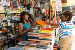 Educación pide a padres de familia  denunciar lista de útiles “exageradas”