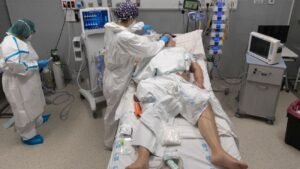 Aumentan casos de COVID en Tarija, un joven de 31 años muere por el virus