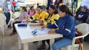 Alcaldía de Tarija entrega 118 quintales de urea a 60 familias damnificadas por la granizada