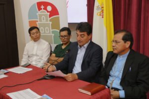  Alcalde de Tarija y Monseñor anuncian la visita de la Virgen de Chaguaya.