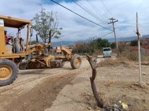 Alcaldía de Tarija realiza trabajos de mantenimiento en las vías y rutas de transporte público.