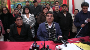 Alcalde de Tarija firma último formulario de socialización para agilizar el financiamiento de la PTAR.