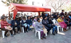 Alcaldía de Tarija entrega planimetrías para barrios del Distrito 8, 12 y 13