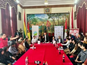 Alcalde de Tarija concreta proyectos de agua potable para las familias de los barrios Monterrey y 6 de Abril