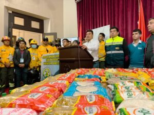 Alcaldía de Tarija envía a 55 Bomberos y 20 médicos para ayudar a combatir el incendio en Santa Cruz