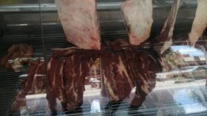 Gobierno, ganaderos y exportadores se volverán a reunir el martes para evaluar en qué medida baja el precio de la carne