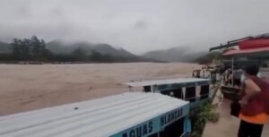 DESBORDE DEL RÍO BERMEJO CIERRA PASO DE CHALANAS ENTRE BOLIVIA Y BERMEJO