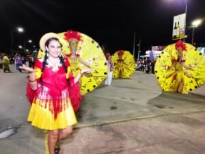 LA ENTRADA DE COMADRES EN TARIJA UNA TRADICIÓN QUE CONTINUA CRECIENDO