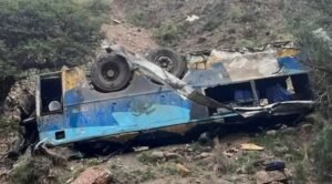 Bus accidentado en Potosí llevaba el doble de pasajeros registrados, tenía fallas y carecía de chofer de relevo