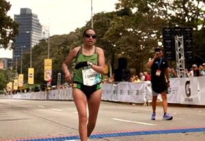 Boliviana Joselyn Camargo logró tercer lugar en Maratón de Caracas