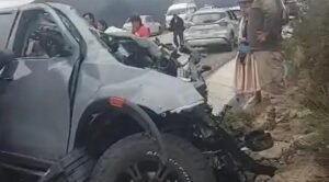 Choque fatal entre camioneta y tráiler deja dos muertos; y eleva a 70 las víctimas de accidentes en Carnaval