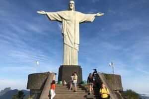 Brasil: cierran el acceso al Cristo Redentor ante la muerte de un turista y la falta de asistencia