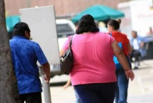El 32 % de los adultos en Bolivia padece de obesidad, según un informe internacional