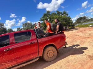 Expulsan del país a 20 extranjeros de Kailasa que intentaron asentarse en territorios indígenas