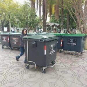 Barrio El Molino estrena contenedores de residuos de alta capacidad