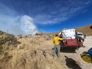 SEDES despliega contingente médico y suministros ante la emergencia por incendios en Tarija